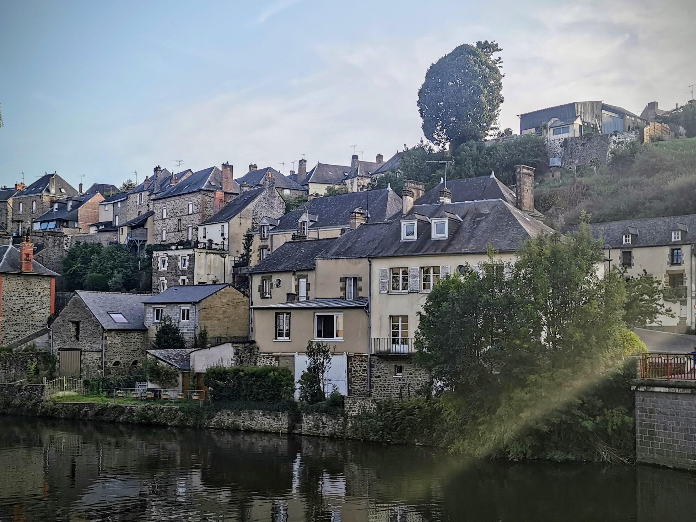 Ambrières-les-Vallées